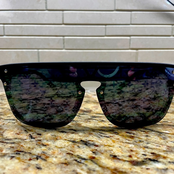 Louis Vuitton Accessories - Louis Vuitton Waimea Sunglasses (LV Logo Lens)